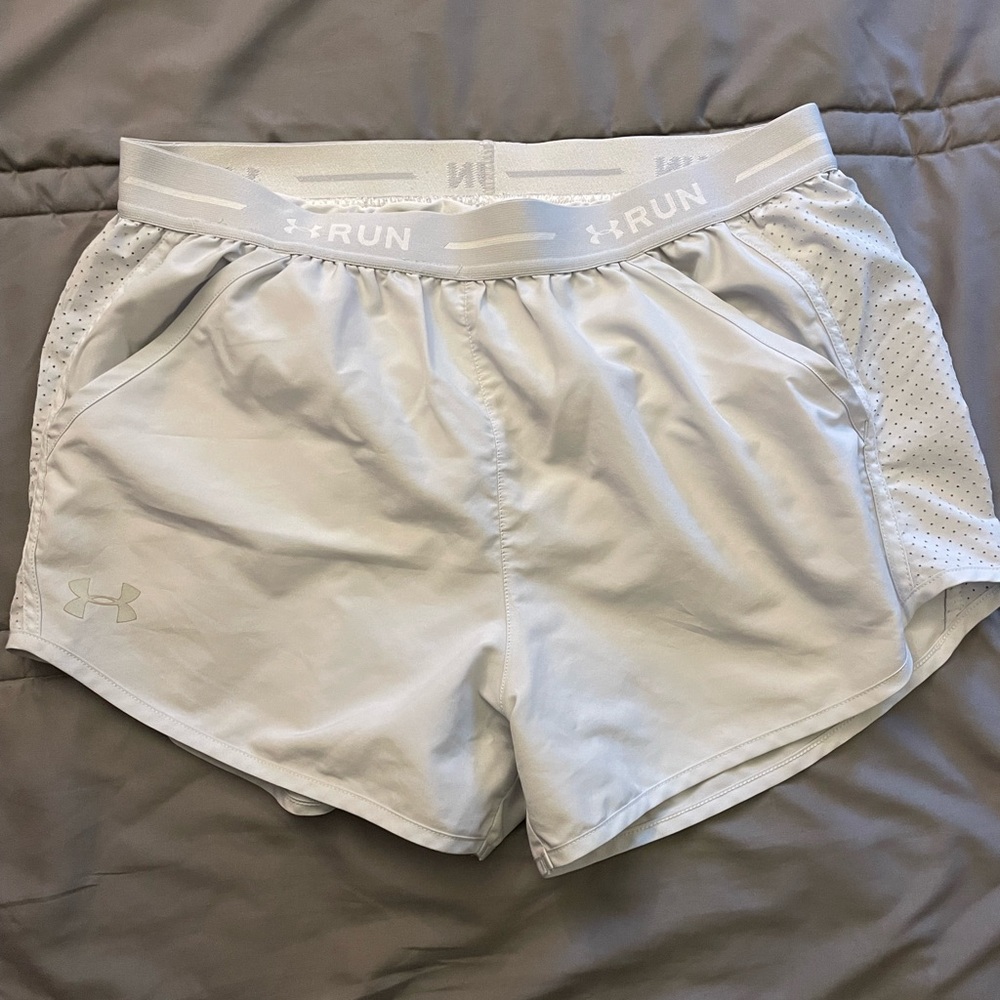 Under Armour White/grey Shorts
